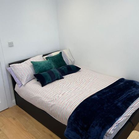 Self-Contained Flat On The 2Nd Floor You Will Share With One Other Guest, In A Family House 2 Minutes Walk From Tufnell Park Station 2Nd Floor With Stairs London Ngoại thất bức ảnh