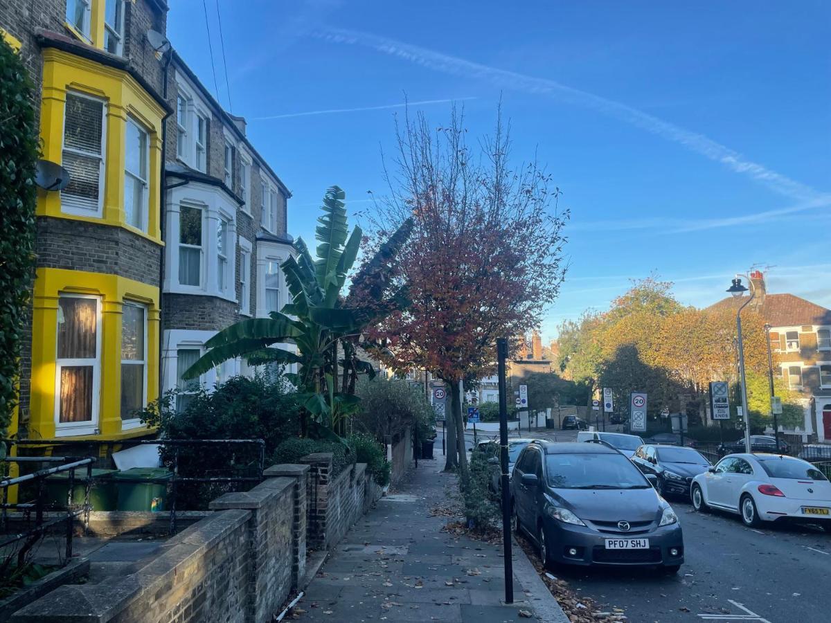 Self-Contained Flat On The 2Nd Floor You Will Share With One Other Guest, In A Family House 2 Minutes Walk From Tufnell Park Station 2Nd Floor With Stairs London Ngoại thất bức ảnh
