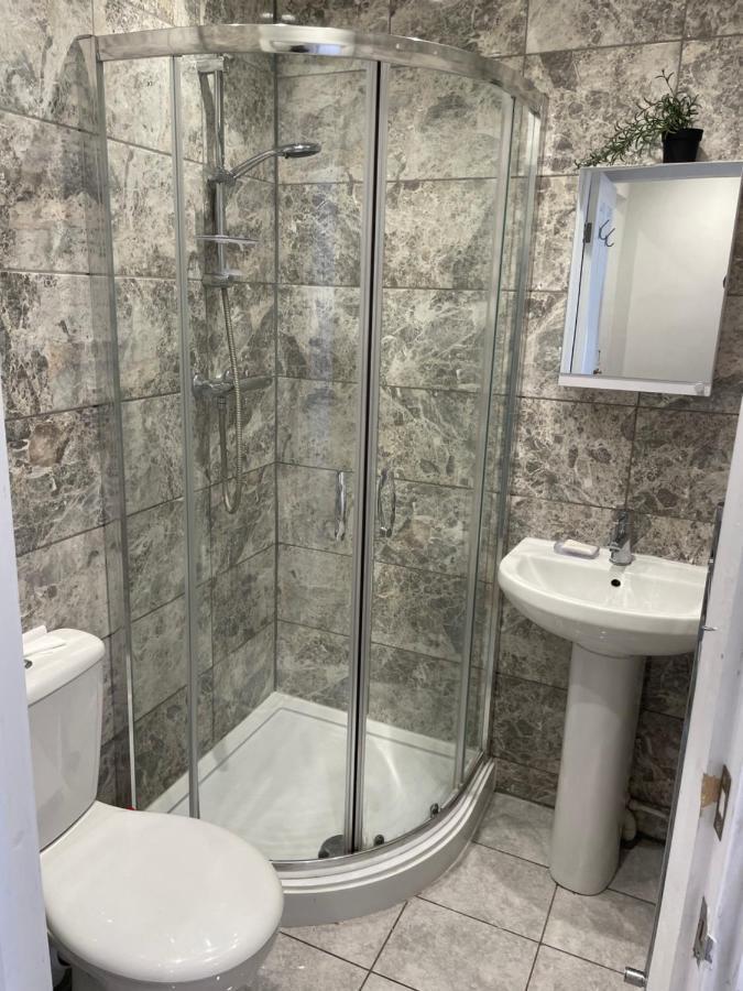 Self-Contained Flat On The 2Nd Floor You Will Share With One Other Guest, In A Family House 2 Minutes Walk From Tufnell Park Station 2Nd Floor With Stairs London Ngoại thất bức ảnh