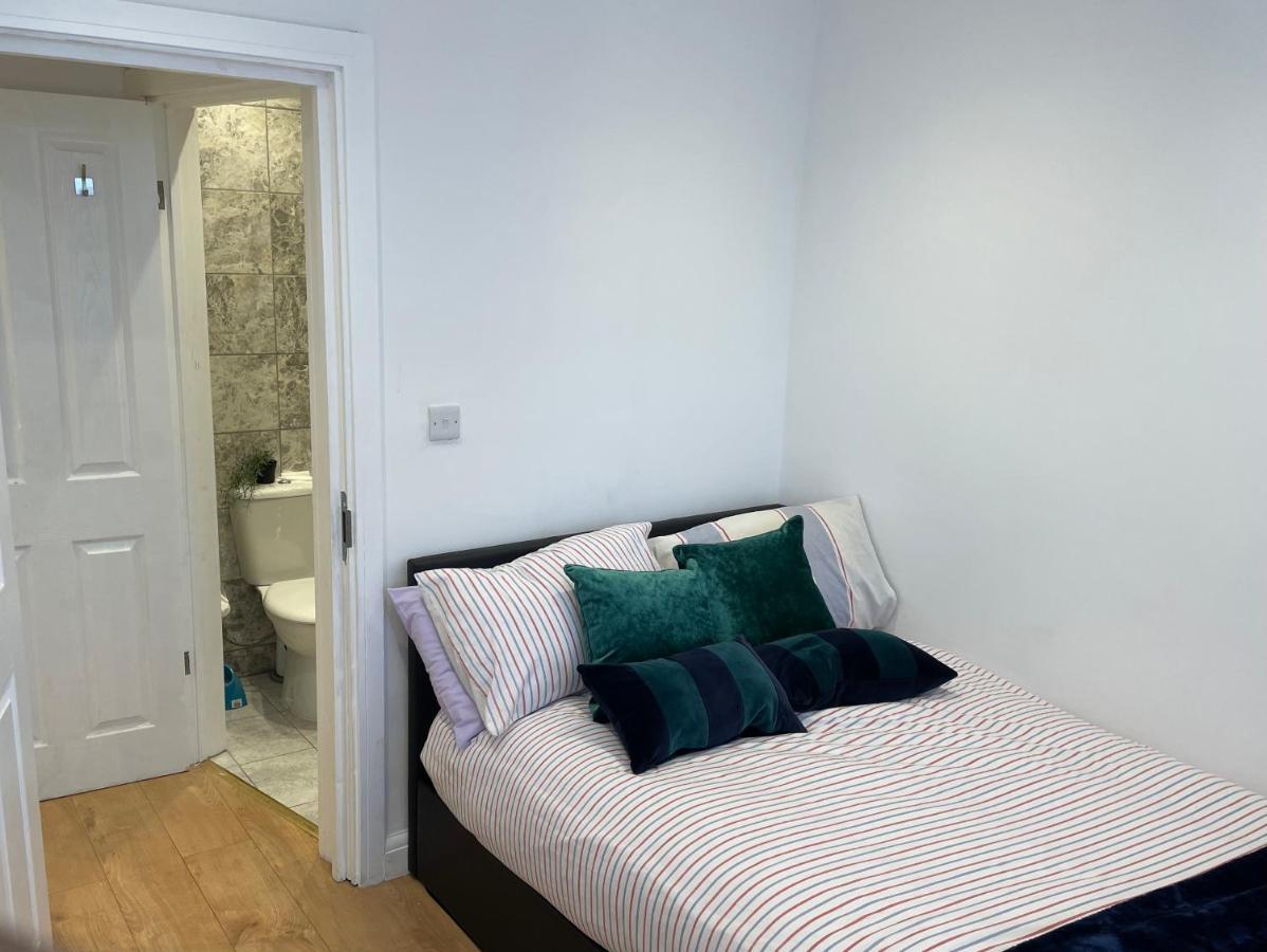 Self-Contained Flat On The 2Nd Floor You Will Share With One Other Guest, In A Family House 2 Minutes Walk From Tufnell Park Station 2Nd Floor With Stairs London Ngoại thất bức ảnh