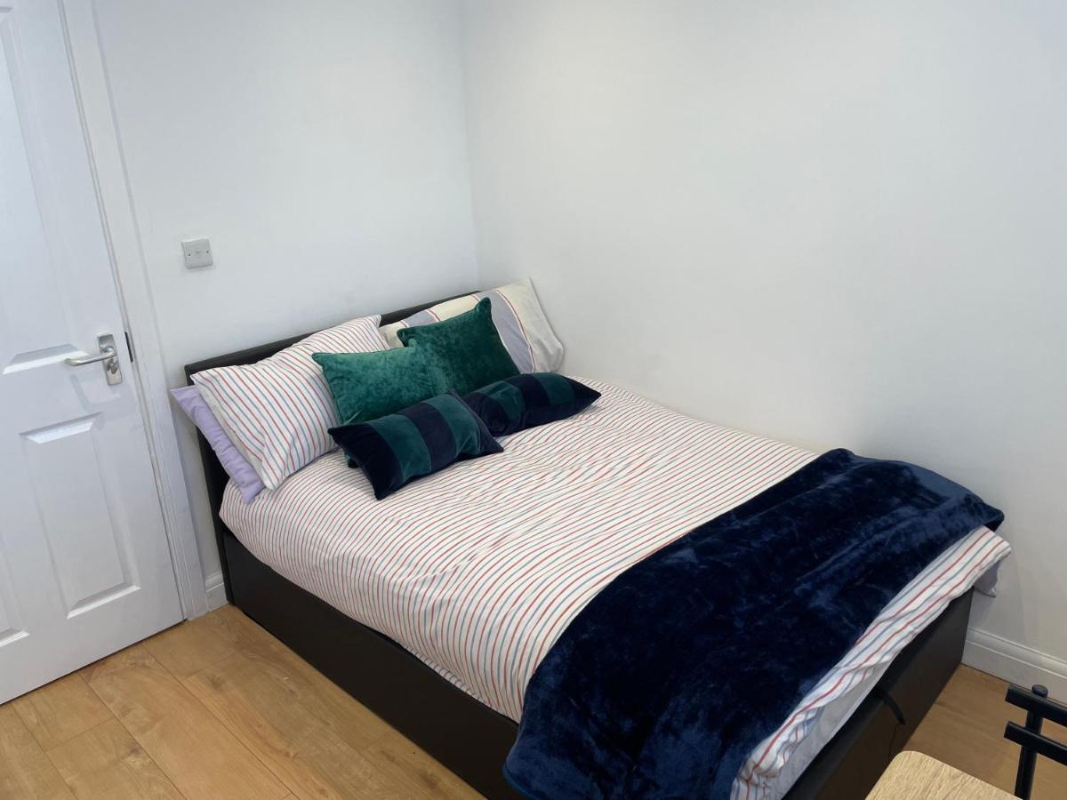 Self-Contained Flat On The 2Nd Floor You Will Share With One Other Guest, In A Family House 2 Minutes Walk From Tufnell Park Station 2Nd Floor With Stairs London Ngoại thất bức ảnh