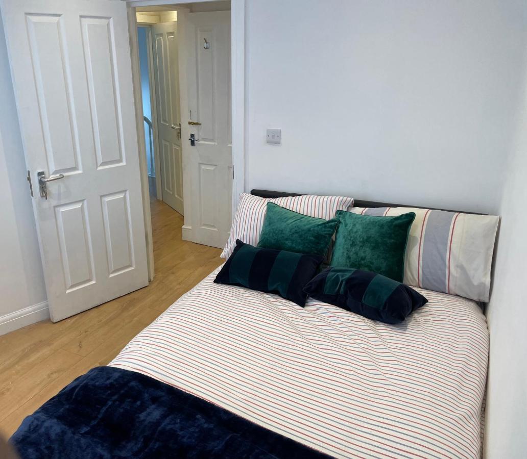 Self-Contained Flat On The 2Nd Floor You Will Share With One Other Guest, In A Family House 2 Minutes Walk From Tufnell Park Station 2Nd Floor With Stairs London Ngoại thất bức ảnh